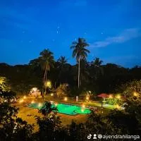 Crown Holiday Village near Marawila, hotel a Nattandiya