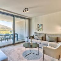 636 Newlands Peak Luxury Apartment