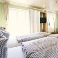 ARRIVEL Pension Haus am Bach, hotel a Allershausen