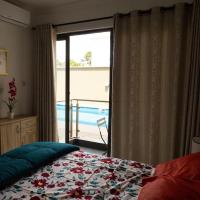Elegantly furnished one-bedroom -Avant Garde, hotel em Labone, Acra