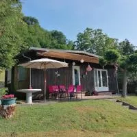 Chalet Fuchsia à Argentat, hotel em Argentat