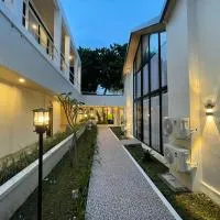 Azana Essence Sanggabuana Bogor โรงแรมในKamparganya