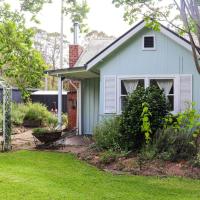 The Old Cottage - Country Couples Retreat, hotel cerca de Aeropuerto de Naval Air Field - NOA, Tomerong