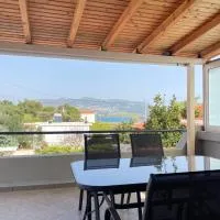 Seaside Luxury Apartments, hotel i Porto Rafti