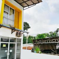 Eleven Guest House Syariah, hotelli kohteessa Sukaraja alueella Bogor Utara