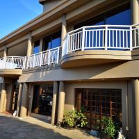 Dolphin Coast B&B / Self catering, hotel in Glen Ashley, Durban