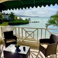 Luxury Apartments and Rooms,The Lagoons, отель в Монтего-Бей