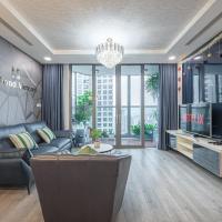 LANMARK 81 Enigma Residences, hotel in Vinhomes Central Park, Ho Chi Minh City