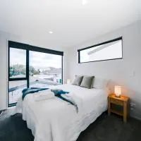 Modern 2BR Home in Merivale, Close to One New Zealand, CBD, hotel di Saint Albans