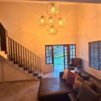 22 on Gordon - previously Annies Self Catering, hotel in La Lucia, Durban