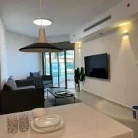 Sunset suite - step from the beach, hotell i Ashkelon
