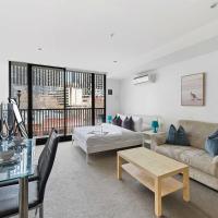 A Chic Studio Only a 4-min Walk to Victoria Market