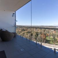 1-Bed with Amazing Views, Pool, Gym, BBQ & Parking