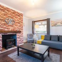 Stylish 3 Bed House-Free Parking