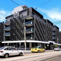 Top Location 2 BR Apt Amazing View & Free parking, hotel in Lygon Street, Melbourne