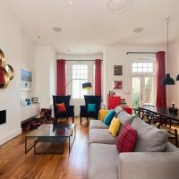 The Clapham Crib - Spacious 4BDR House with Patio, hôtel à Londres (Clapham)