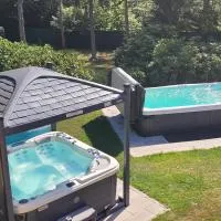 Royal Whirlpool Suites Lüneburger Heide، فندق في Rehlingen
