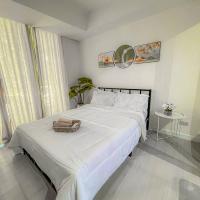 Azure Staycation Suites by MECS, hotel sa Azure Residences, Maynila