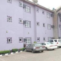 INDICES SUITES AND GARDENS, hotel in Ojere
