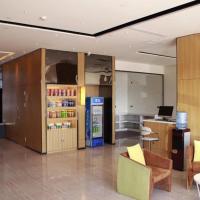 IU Hotel Zhangye High-Speed Railway Station, hotel poblíž Zhangye Ganzhou Airport - YZY, Čang-jie