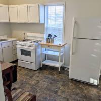 Moline 1 BR Near TaxSlayer and Downtown, hotell nära Quad City internationella flygplats - MLI, Moline