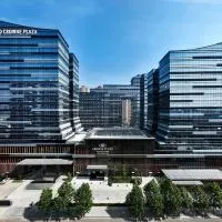 Crowne Plaza Qingdao Jinshui by IHG、青島市のホテル