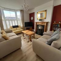 Spacious first floor family flat, Sea view