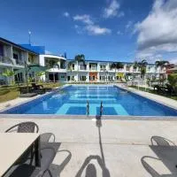 Blue Hotel and Resort, hotel sa Porac