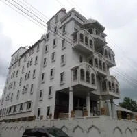 Hotel Raj Palace، فندق في أحمدناغار