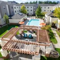Hyatt House Boston Waltham, hotel di Waltham