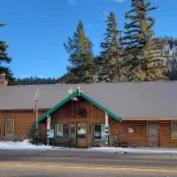 Chinook Cabins & RV Park, hotel em South Fork