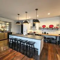Helena में, होटल Cherry Street Luxury Apartment