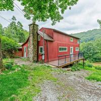 Pet Friendly Creekside Cabin At Darlington, hotel perto de Aeroporto Arnold Palmer - LBE, Ligonier