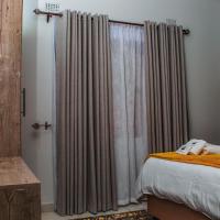 Luxury 2 Bed Self Catering Apartment in Masvingo، فندق في Masvingo