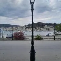 For Your Vacations Only, hotel u gradu Galatas