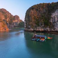 Eco Floating Farm Stay Cai Beo, hotel in Cat Ba