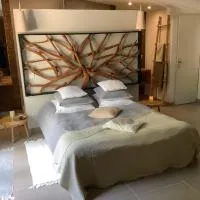 Le carpe noctem suite de charme avec jacuzzi privé, hotel u gradu Sérignan-du-Comtat