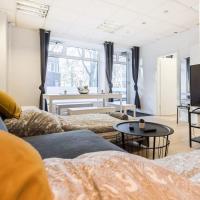 Spacious Two BR Close To Stadtpark and Street Parking, hotel en Barmbek Nord, Hamburgo