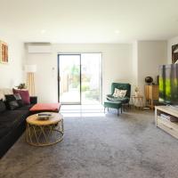 Modern 2 bedroom by Hagley Park, отель в Крайстчёрче, в районе Riccarton Road