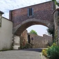 Gite du Porche 79700 Mauléon 20min Puy du FOU, хотел в Mauléon