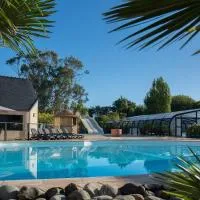 Trégunc में, होटल mobil home 6 pers camping 4 étoiles domaine de la pommeraie tregunc bretagne