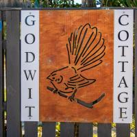 Godwit Cottage - Pākawau Beachfront Holiday Home