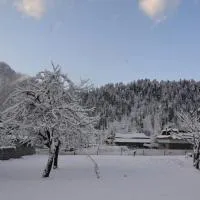West End Lodges, hotel u gradu Upper Neelun