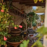 Faith's Stone House, hotel a Simou