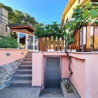 Cozy apartment under the vine