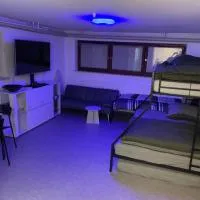 Modern Urban Studio Apartment S-Bahn 27QM for 6 persons Mercedes-Benz, hotel sa Magstadt