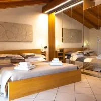 Incantevole Mansardato 75mq vicino a BGY, hotel en Zanica