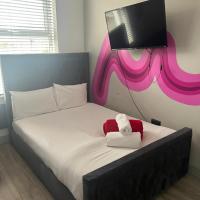 Serviced Ensuite Double Room - Near Greenwich Park - The O2 Arena - Nearby Transport Links to Central London - New Cross Station - Lewisham SE14
