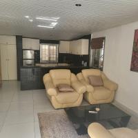 Cozy 2 Bedroom Bungalow., hotell i Freetown