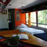 Cabaña Bus LUYHANE, hotel i Yala
